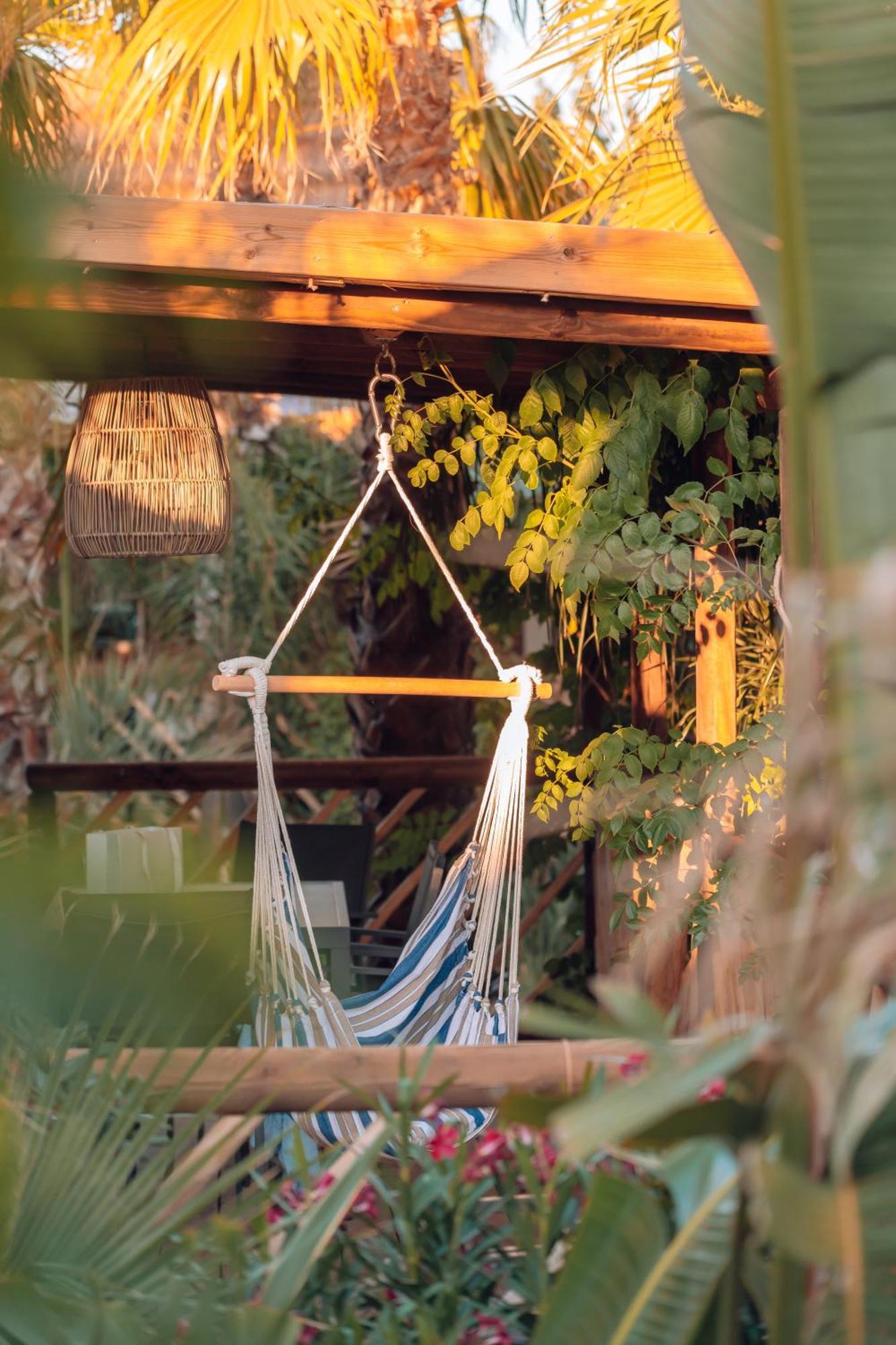 Toison D'Or Hotel Ramatuelle Ngoại thất bức ảnh Hammock chair