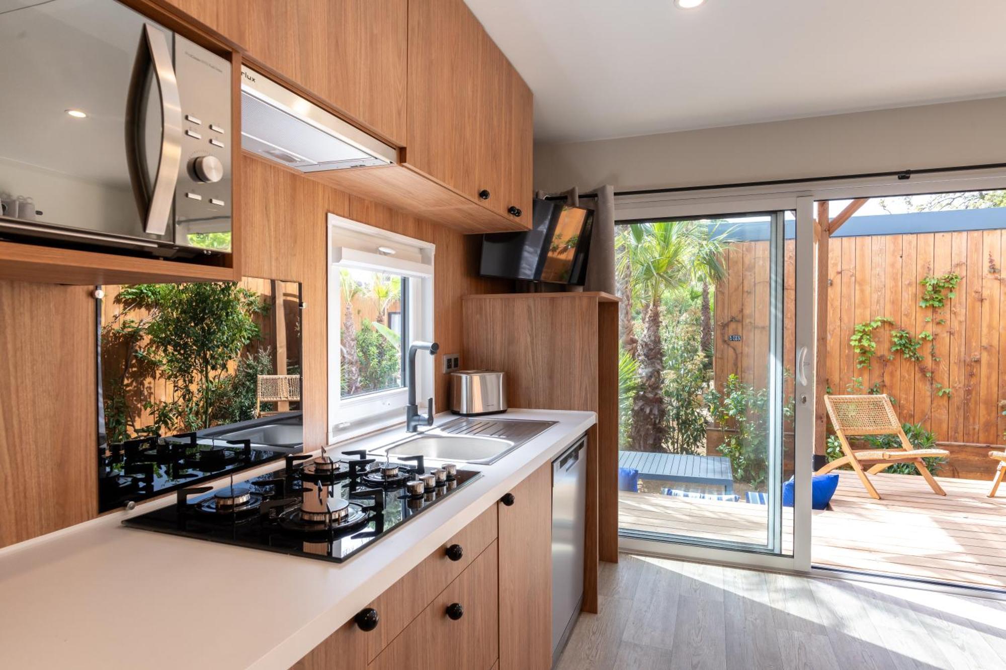 Toison D'Or Hotel Ramatuelle Ngoại thất bức ảnh A kitchen in a mobile home